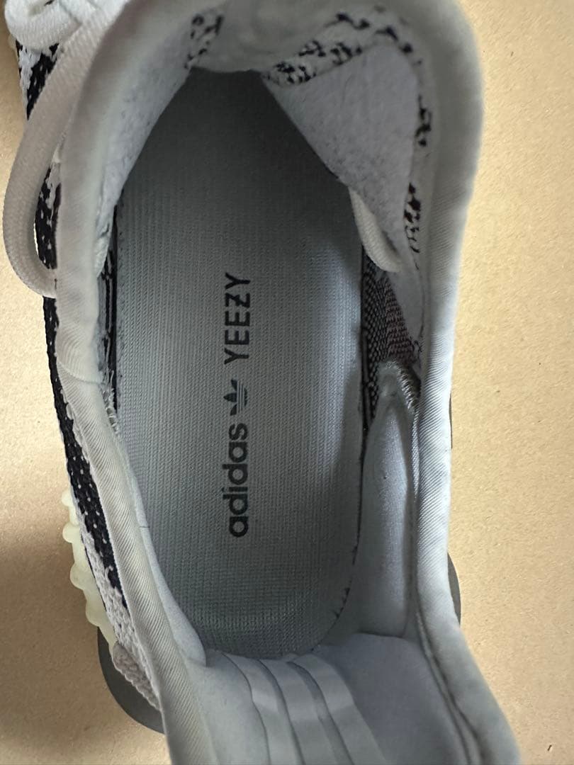 靴 adidas YEEZY Boost 350 V2 \"Zebra\"