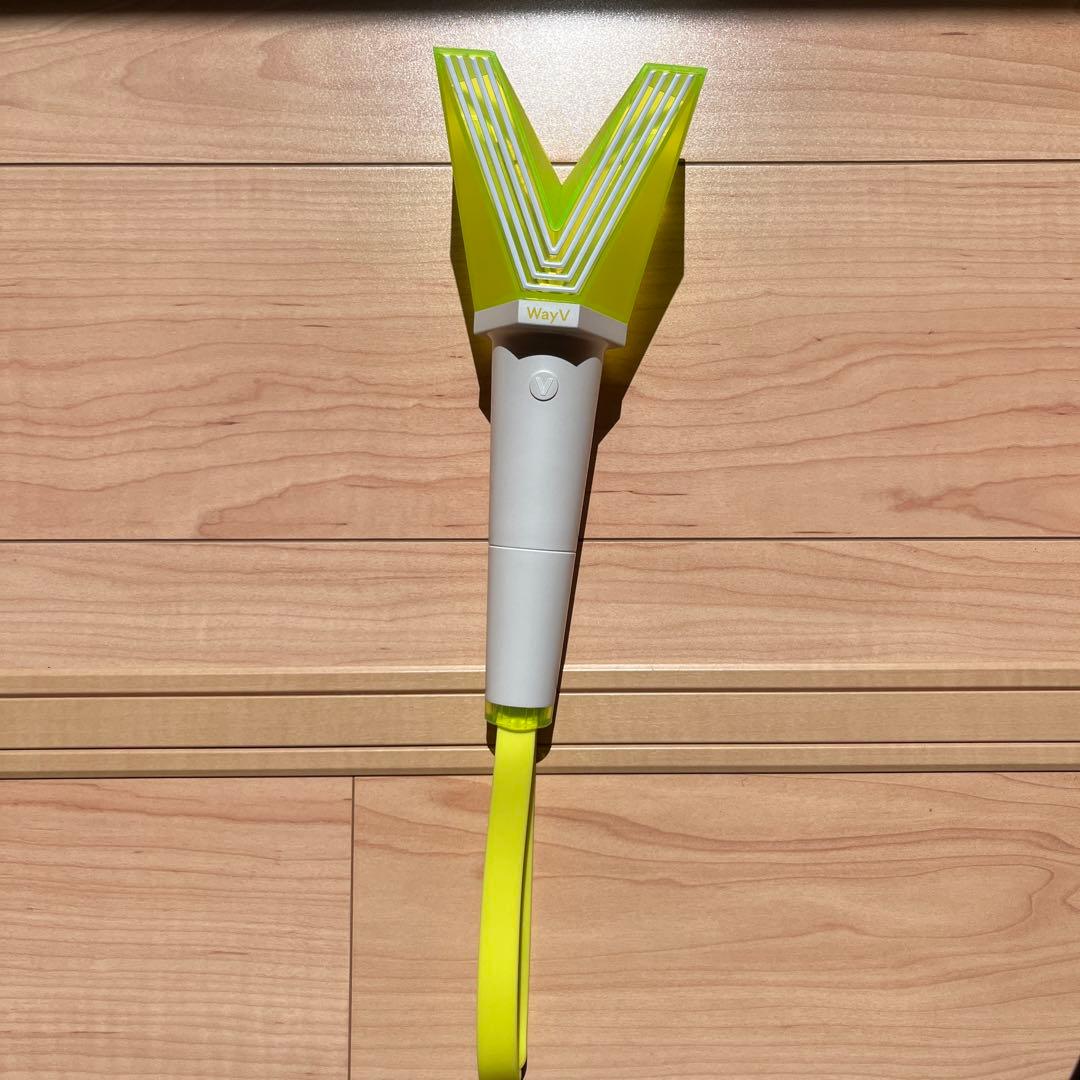 威神V WayV 公式 ペンライト ネギ鈍器 - メルカリ