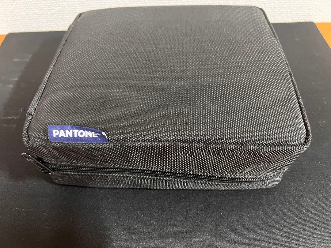 華*様 PANTONE カラーチャートセット 6冊 PANTONE パントン FHI カラーガイドおよび新色Dualities デュアリ