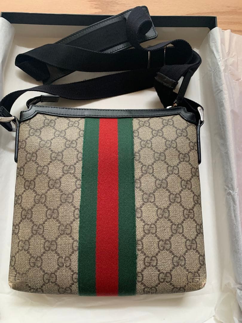 ライラ様専用! Gucci GGパターン メッセンジャーバッグ - メルカリ