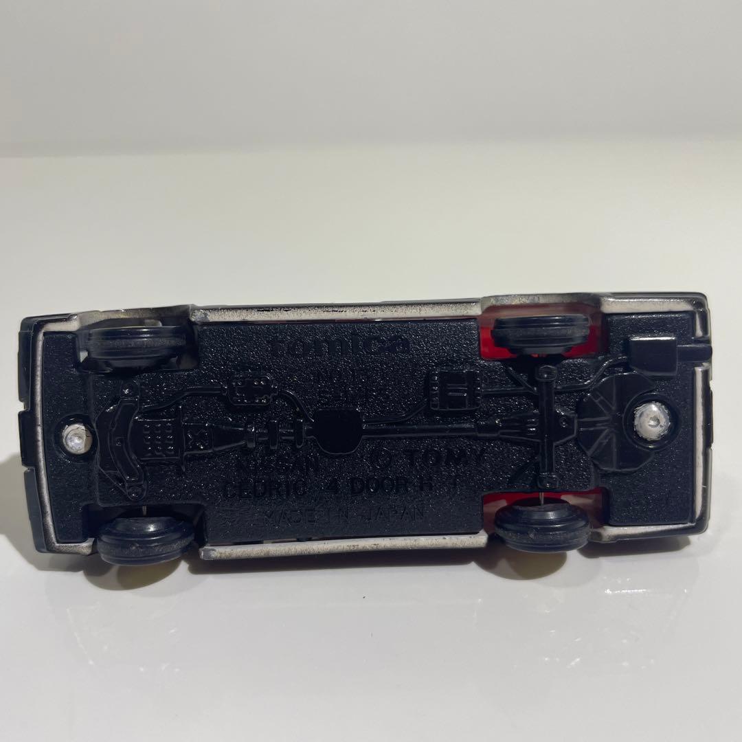 トミカ 日本製 No.13 日産 セドリック 4ドア NISSAN パトカー - メルカリ