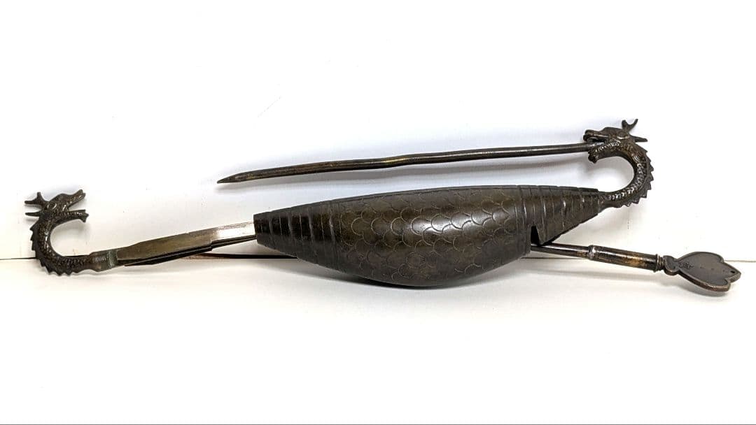 アンティーク錠前 双龍鍵 鍵 工芸品 - メルカリ