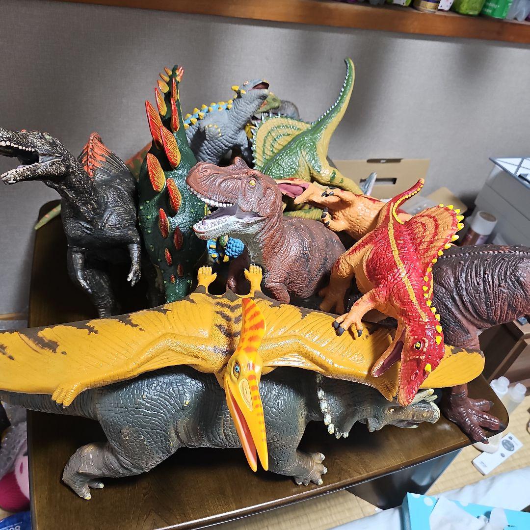 フェイバリット 恐竜 フィギュア ビニール 16体 - メルカリ