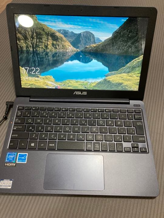ノートパソコン（ASUS VivoBook X207 NA） ASUS VivoBook X207NA レビュー：2万円台で買える1kg切りの超激安