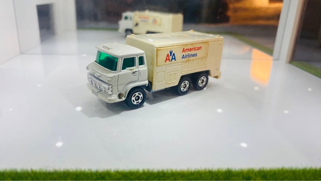 激レア】トミカ黒箱 99-1-8 日本航空 空調車 一般輸出 - メルカリ