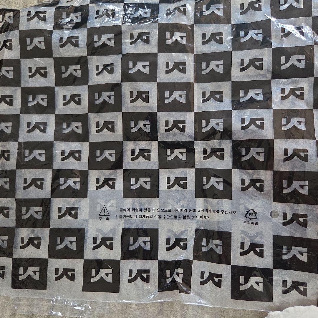 GD&TOP 公式ベロアパーカー黒BIGBANG ジヨンG-DRAGONスエット