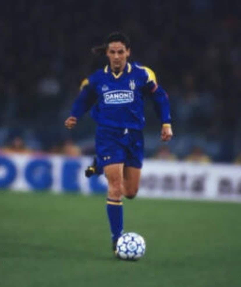 ヴィンテージユニフォームユベントス 94/95アウェイ長袖No.10