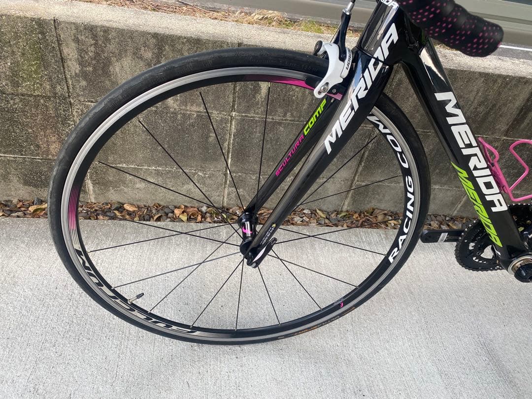 メリダのスクルトゥーラCF905 カーボンロードバイク アルテグラ
