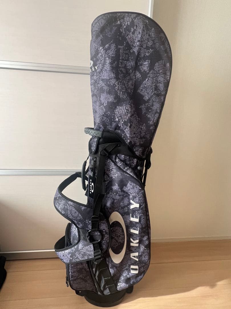 OAKLEY 迷彩柄 キャディバッグ OAKLEY オークリー キャディバッグ スタンド式 9 5インチ 迷彩 ゴルフ