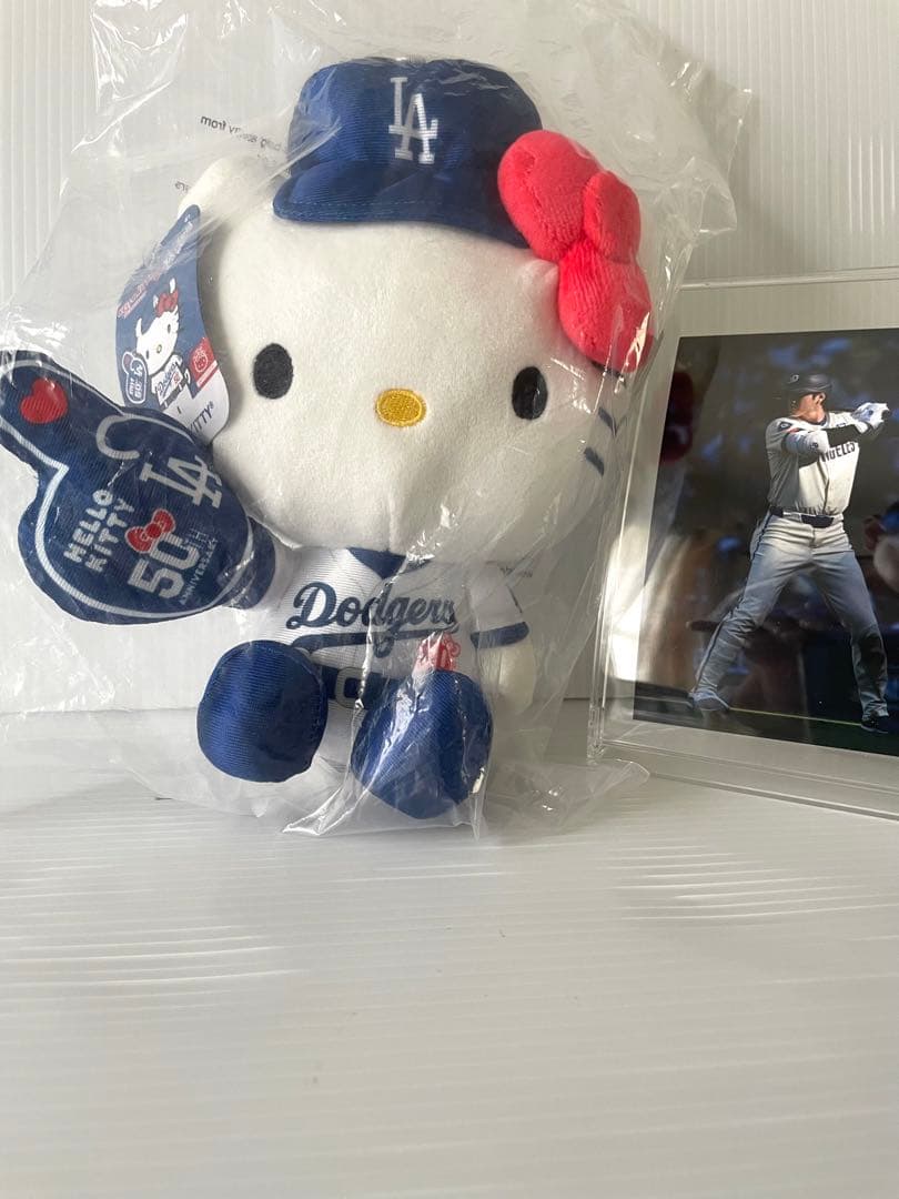 ハローキティナイト ドジャース50周年記念 コラボぬいぐるみ - メルカリ