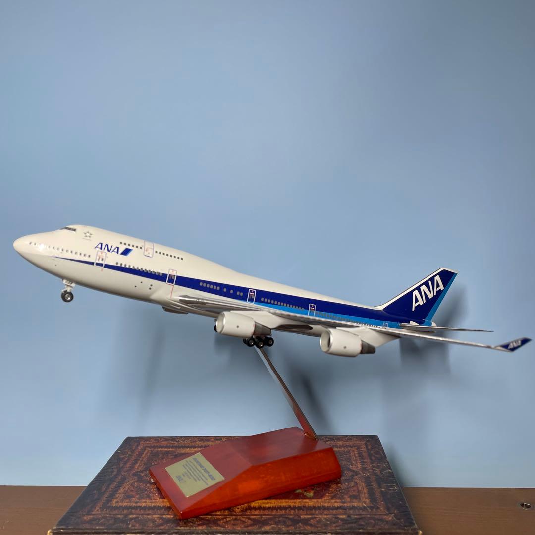 モデルプレーン 1:200 ANA B747-400 JA8098 - メルカリ