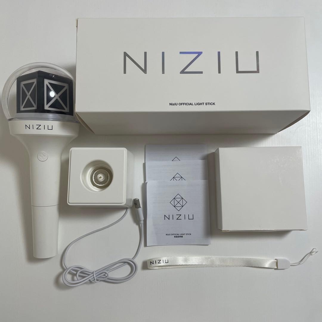 NiziU ペンライト - メルカリ