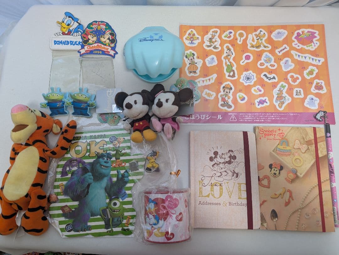 ディズニーグッズまとめ売り（おまけ付き）