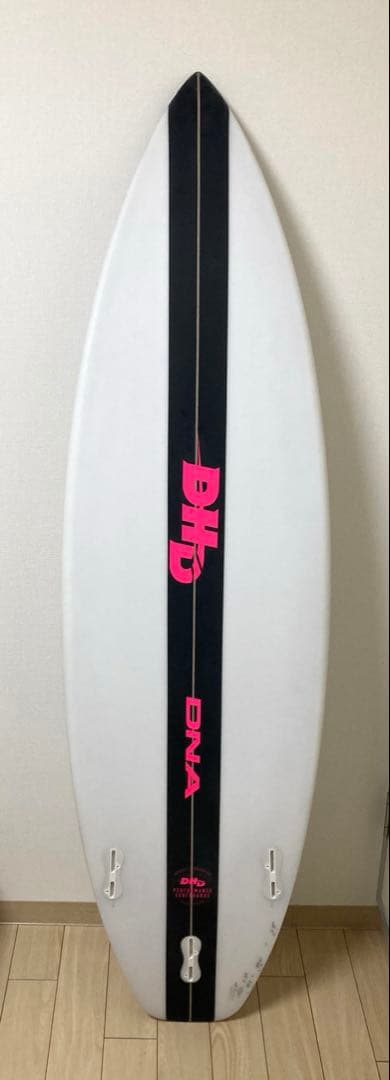 新品　DHD DNA サーフボード デッキバッド付　5’7” 22.5L