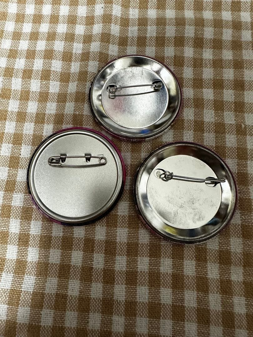 鬼滅の刃 甘露寺蜜璃 缶バッジ まとめ売り - メルカリ