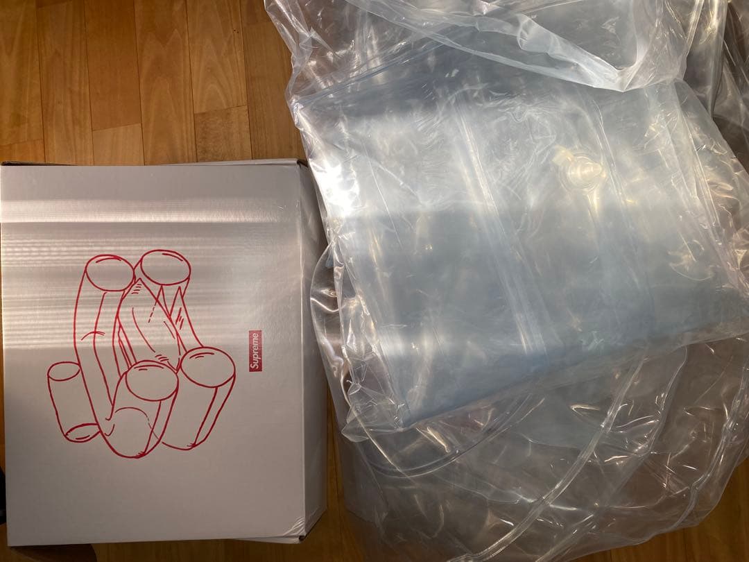 入手困難】Supreme フロート チェア クリア 空気椅子 - メルカリ