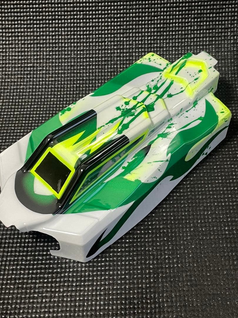 アソシエイティッドB74用塗装済ボディ