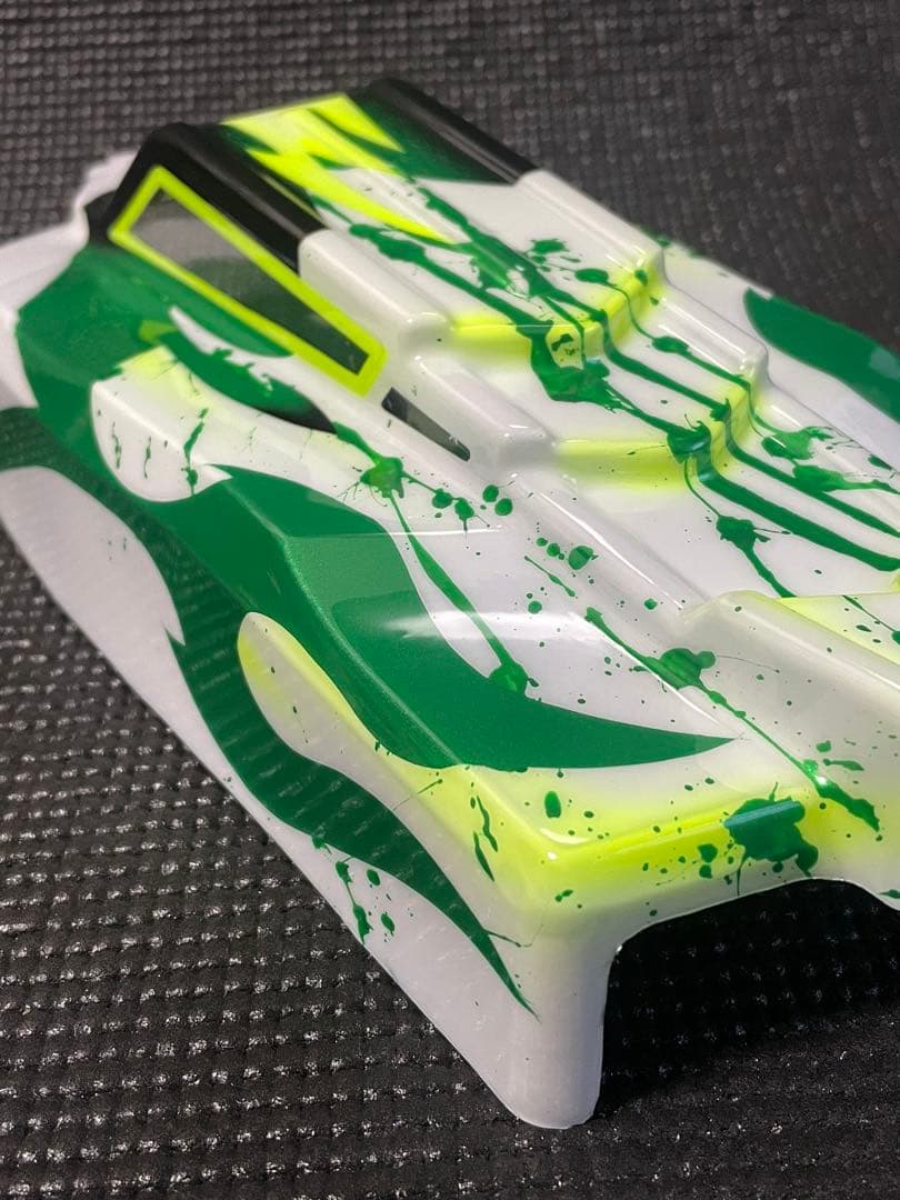 アソシエイティッドB74用塗装済ボディ