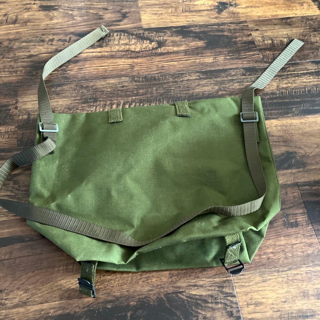 オリーブグリーン メッセンジャーバッグ キャンバス - メルカリ