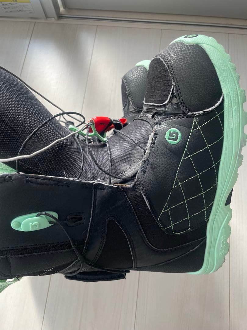Burton Mint 女性用スノーボードブーツ 24.5cm