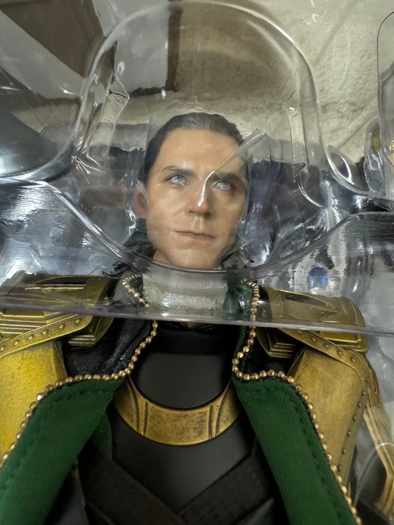 ホットトイズ　アベンジャーズ　ロキ