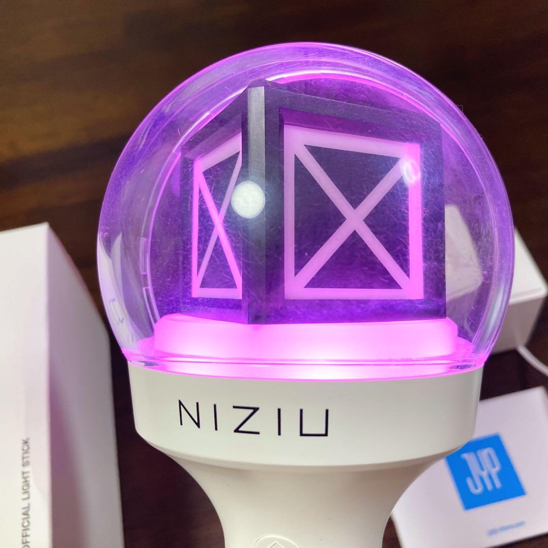 NiziU】ペンライト - メルカリ