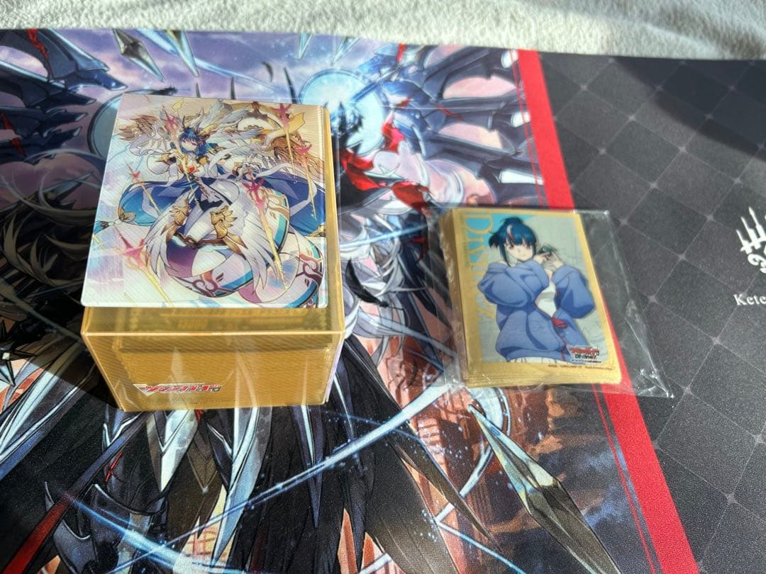 リィエル＝ドラコニス デッキ ケースとスリーブとおまけ付属 - メルカリ