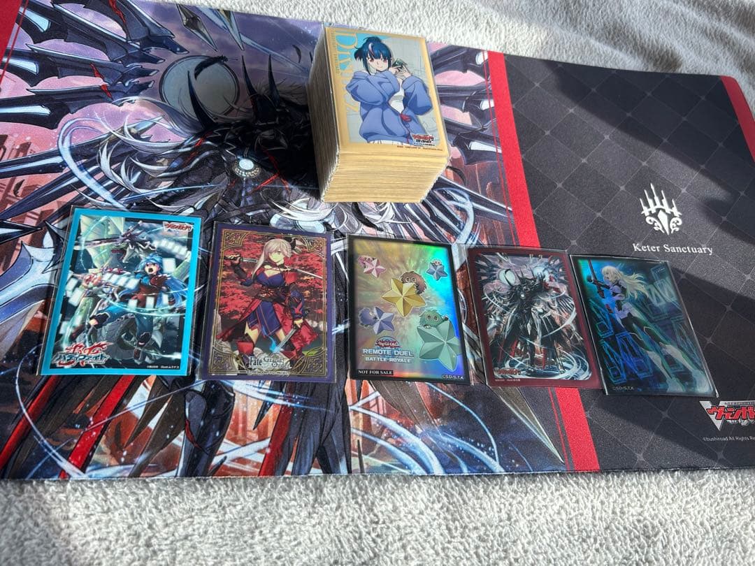 リィエル＝ドラコニス デッキ ケースとスリーブとおまけ付属 - メルカリ