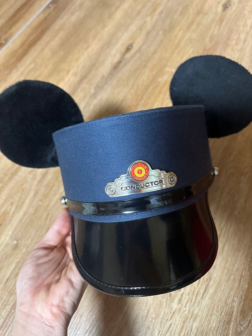 カリフォルニアディズニー限定 トレインコンダクター 車掌帽子 - メルカリ