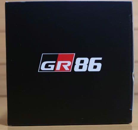 トヨタGR86 1/30カラーサンプル ミニカー　新品未使用品1つGRケース付