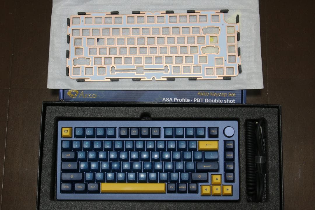 AKKO MOD007V1 メカニカルキーボード PBTキーキャップセット付き Akko