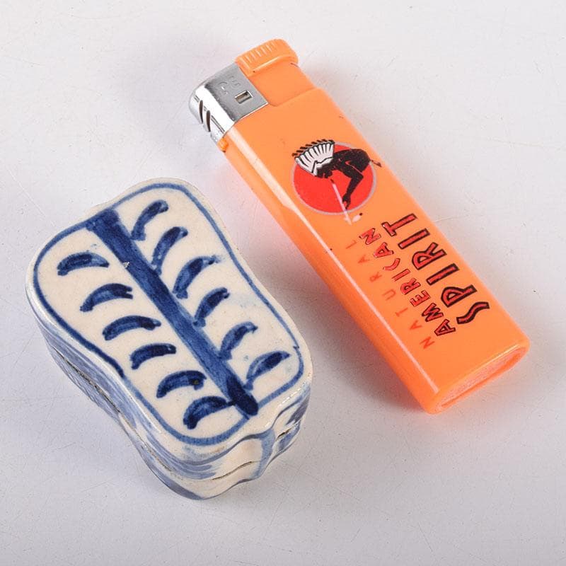 中国 成化年製款 青花 蓋物 時代箱 V 8094 - メルカリ