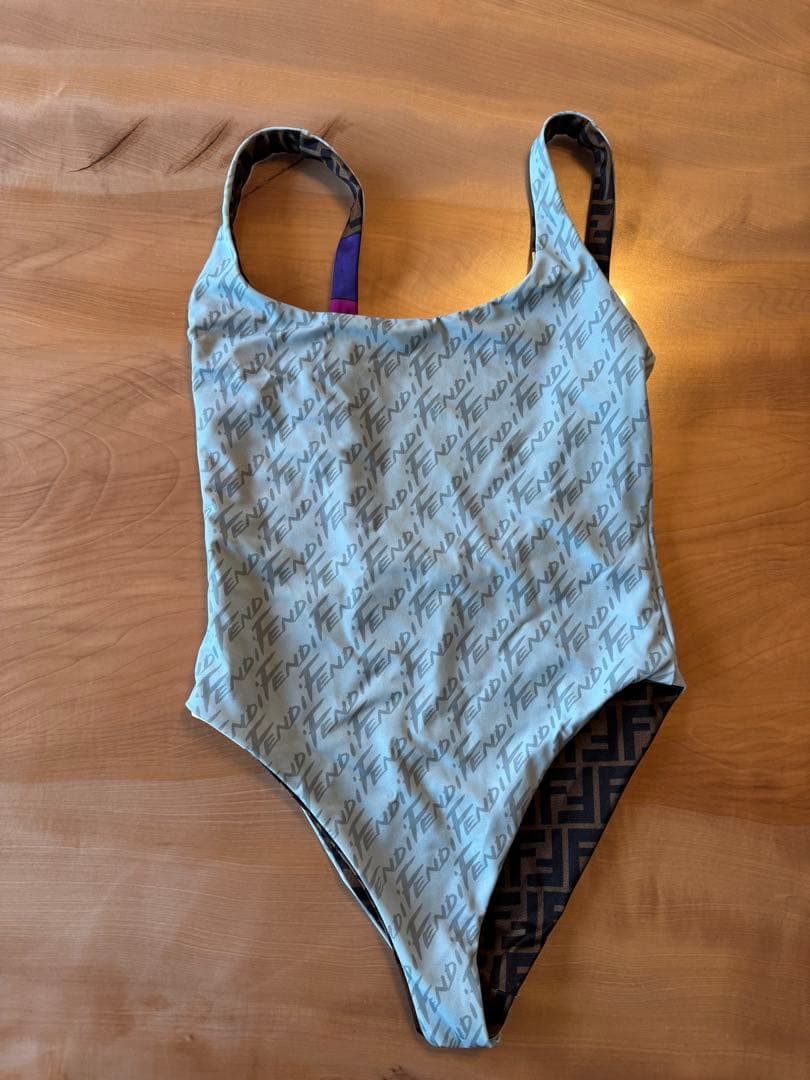 Aiさま専用Fendi カラフルイラスト ワンピース水着