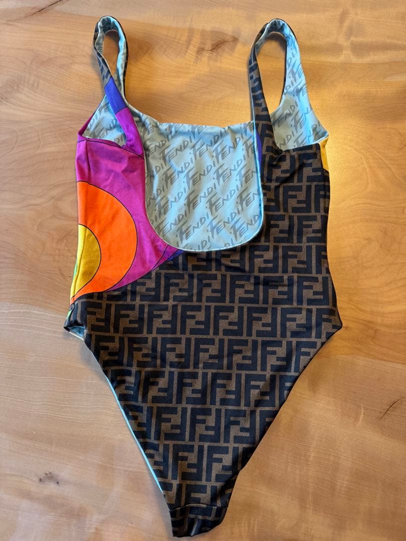 Aiさま専用Fendi カラフルイラスト ワンピース水着