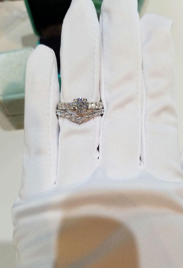 販売終了間近！最高級モアサナイト Vシェイプフルエタニティ - メルカリ