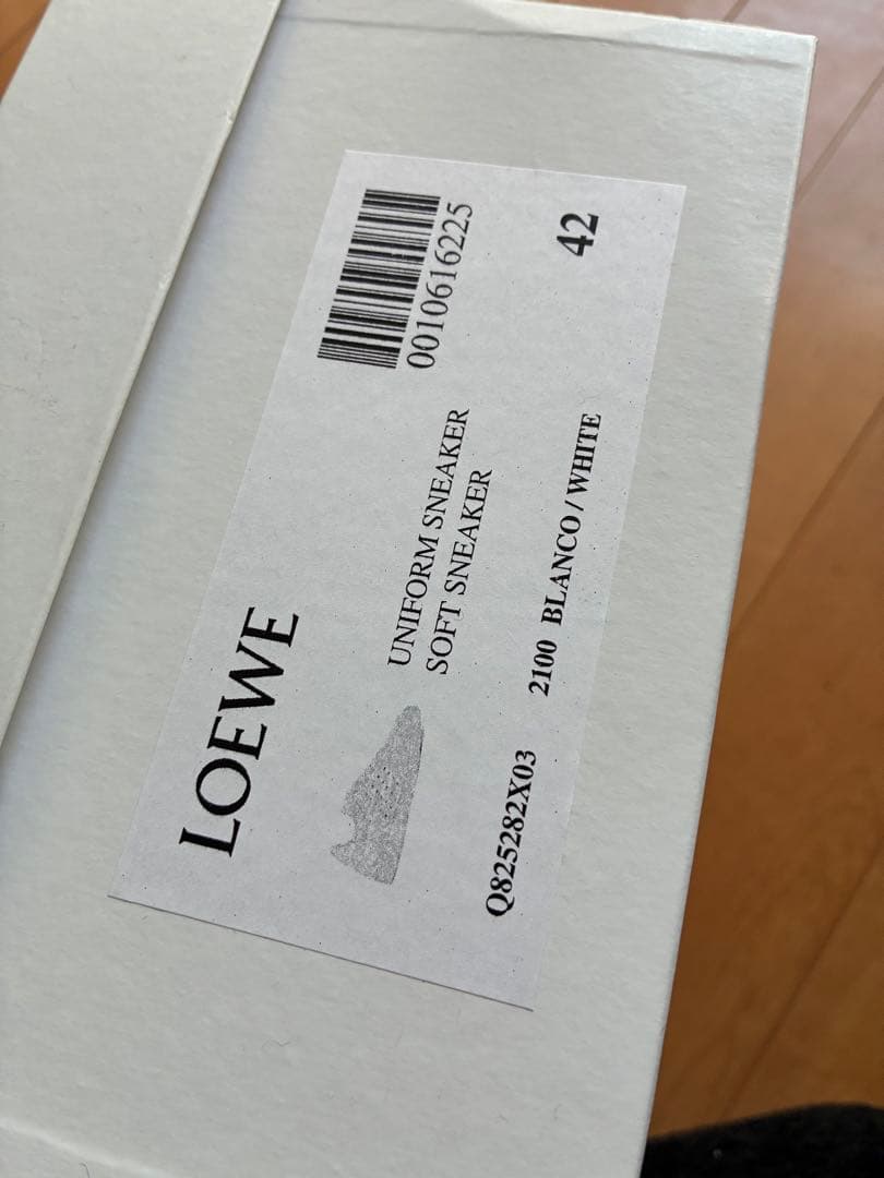 値下げ不可 LOEWE ホワイトレザー スニーカー 42 - メルカリ