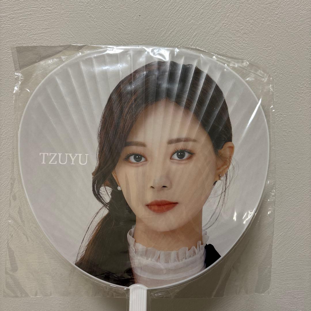 TWICE 4TH WORLD TOUR III TZUYU うちわセット - メルカリ