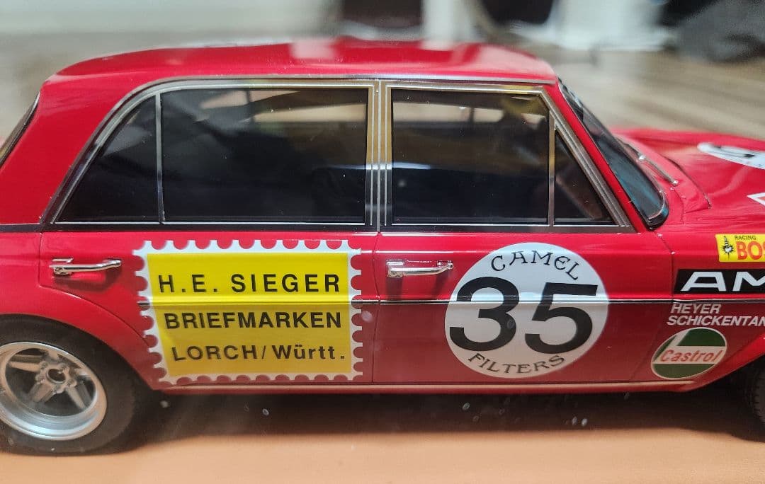 GOC 1/18 Mercedes Benz 300 SEL 6.8 AMG - メルカリ