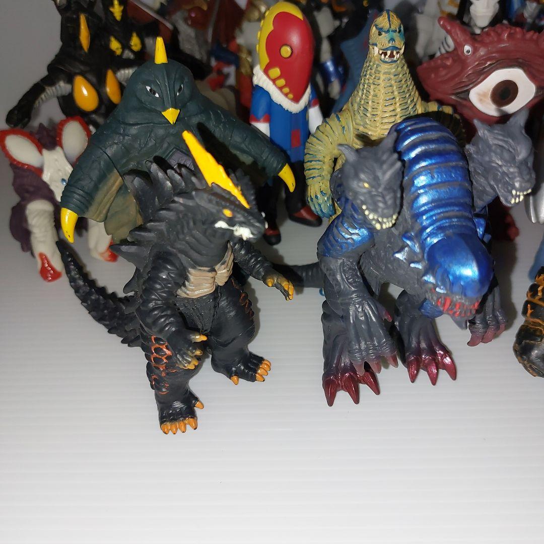 ウルトラマン ウルトラ怪獣500まとめ売り！36体 ソフビ - メルカリ