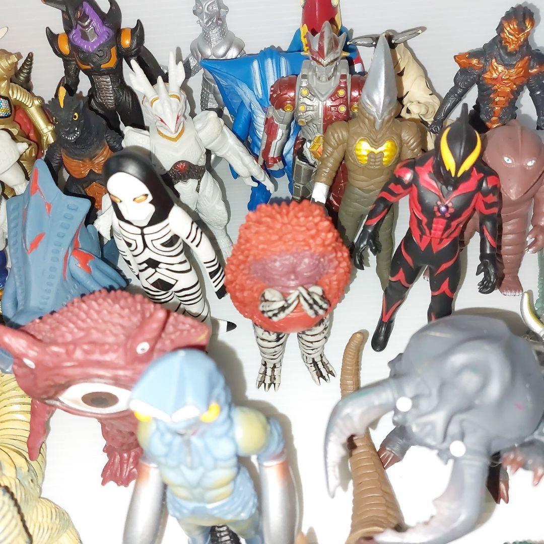 ウルトラマン ウルトラ怪獣500まとめ売り！36体 ソフビ - メルカリ