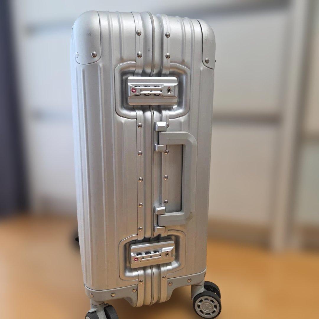 Mercedes キャリーケース シルバー - メルカリ