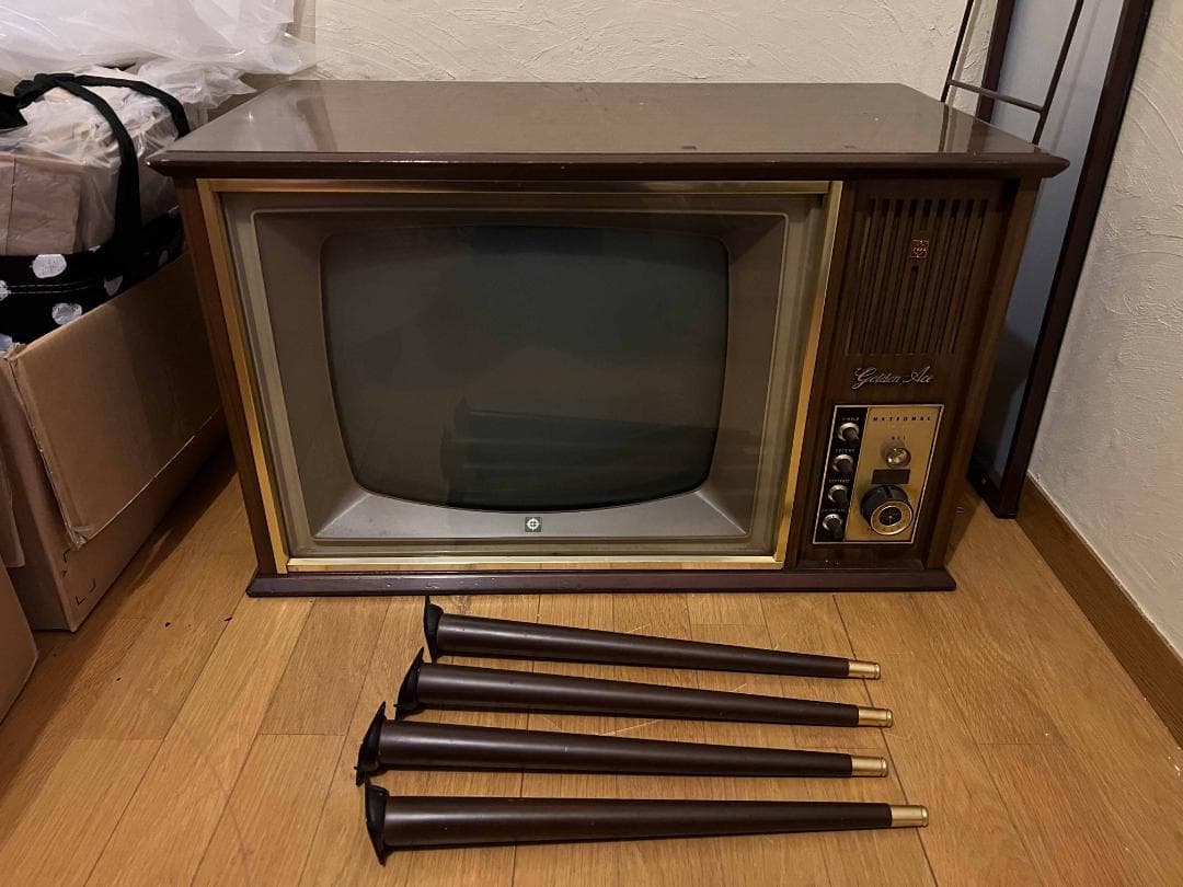 昭和レトロ ブラウン管テレビ ナショナル 家具調 Golden Ace 昭和レトロ ブラウン管テレビ ナショナル 家具調 Golden Ace - メルカリ