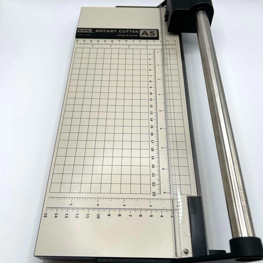 【廃盤美品】 LPL ロータリー式カッター 裁断機 取説付き Yahoo!オークション -「lpl」(切断用品) (文房具)の落札相場・落札価格