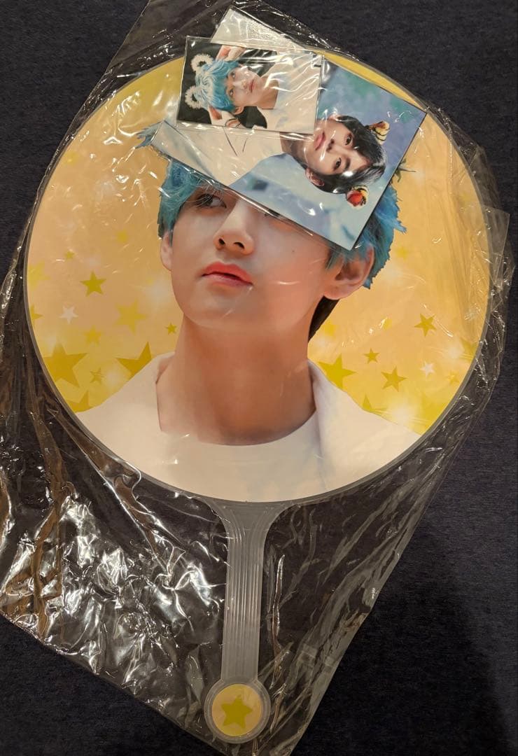 BTS IMAGE PICKETうちわ マスター V テテ - メルカリ