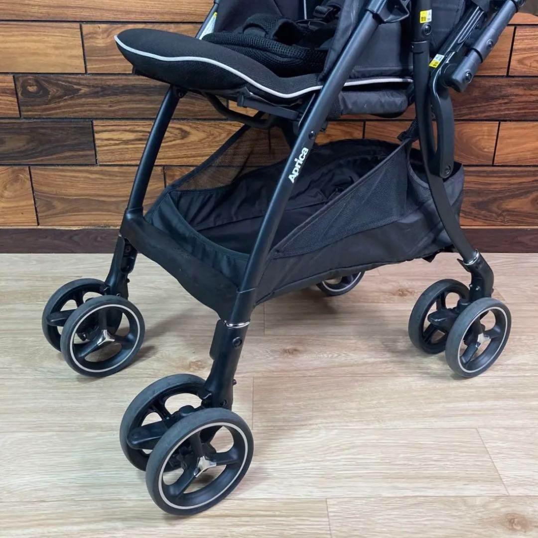 美品 Aprica ラクーナ クッション フリー プラス AB 2023年モデル