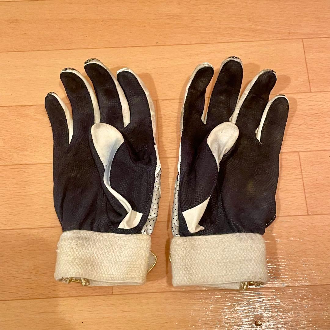 プロ実使用】山下幸輝選手使用 バッティンググローブ - メルカリ