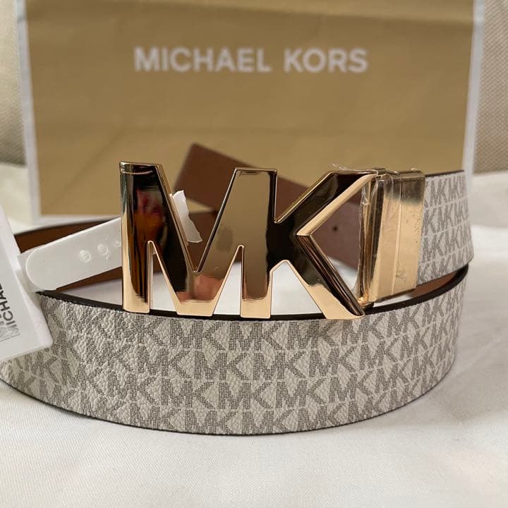 新品 未使用 マイケルコース リバーシブル ベルト M バニラ ロゴ