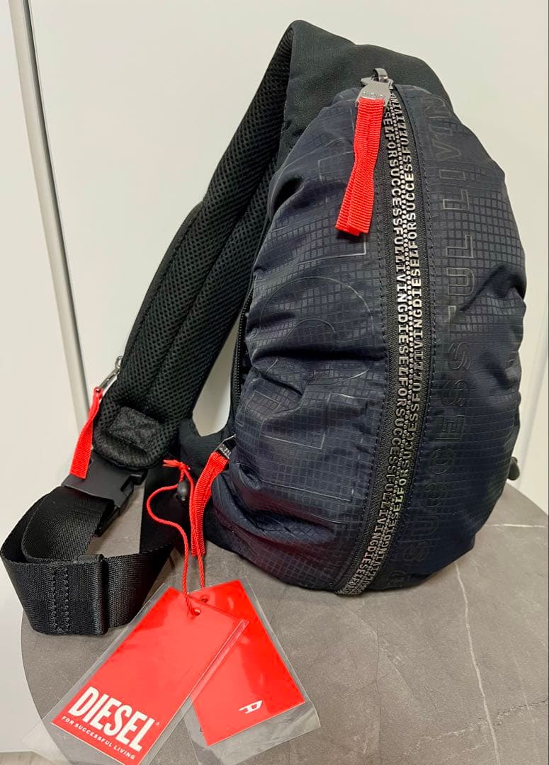 バッグ DIESEL Zip-D Crossbody X ZIP-D CROSSBODY BAG X ショルダーバッグ｜ブラック｜ウィメンズ｜DIESEL