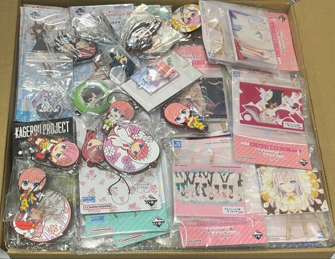 アニメグッズ　ノンジャンル　美少女　大量　100サイズ まとめ売り