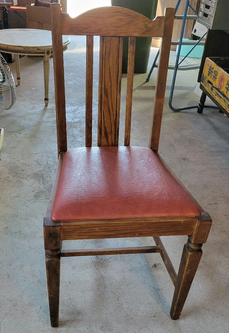 アンティーク 古いレトロな椅子